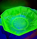 Anchor Hocking Princess Uranium Glass 9" Serving Bowl Vintage Tab Handles Glows