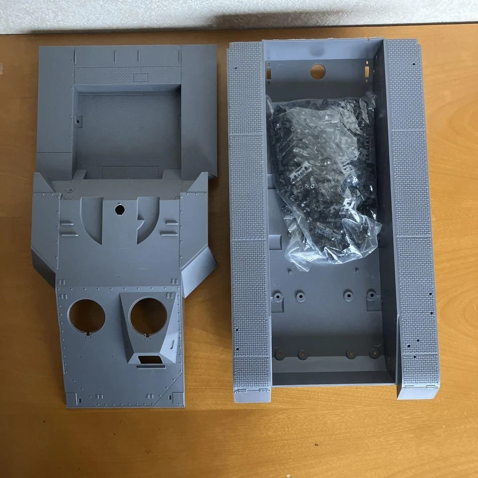 Old BANDAI 1/15 RC 150mm German Hwoitzer S.P.IV Hummel Unassembled Model Unused - Image 3 of 4