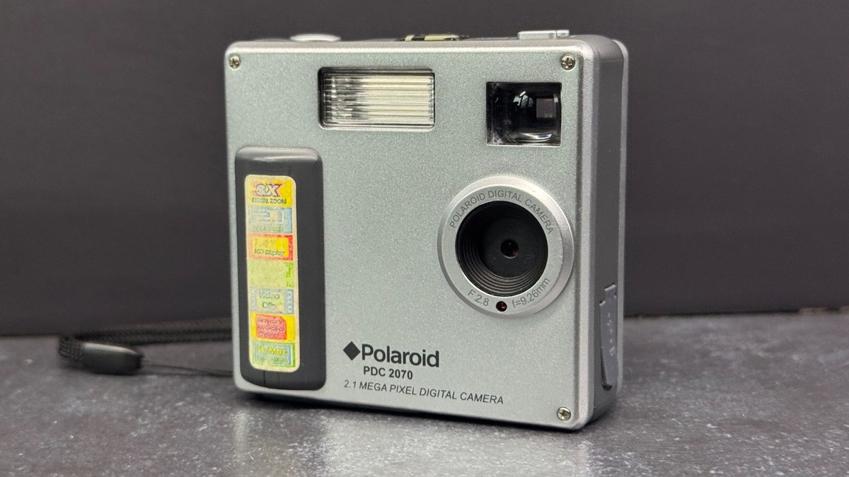 Polaroid PDC-210 2.1メガピクセルデジタルカメラ 通電確認 【公式通販】