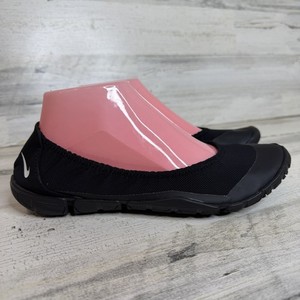 nike flats womens