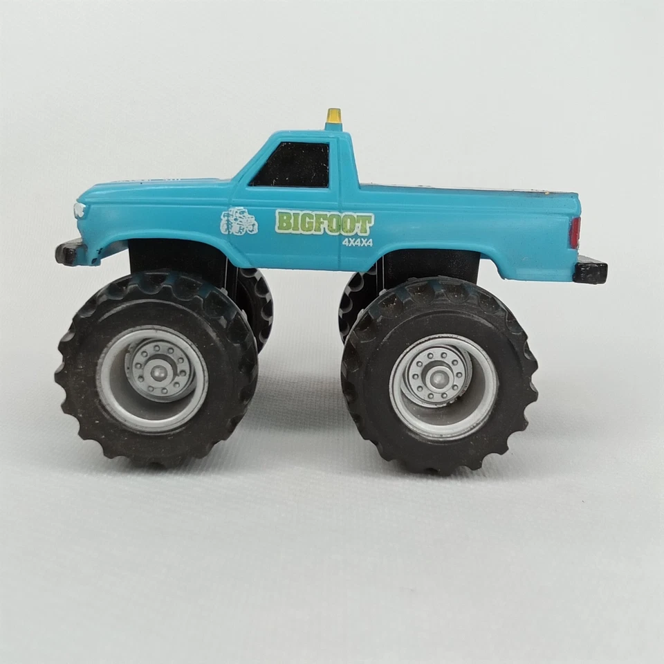 Juguete Happy Meal de plástico azul Bigfoot McDonald's 1987 Monster Truck vintage Foto 3 de 4