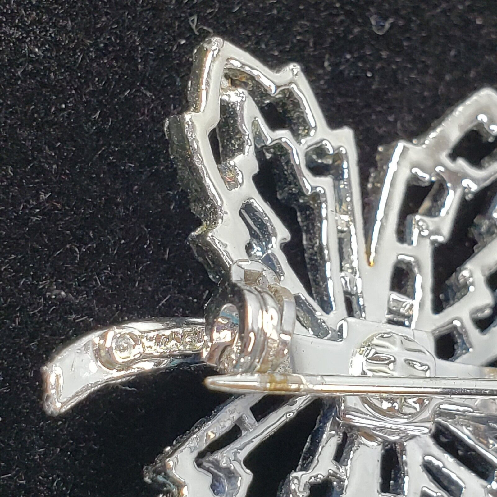 Signed Gerry's Maple Leaf Brooch Silver Tone Text… - image 8