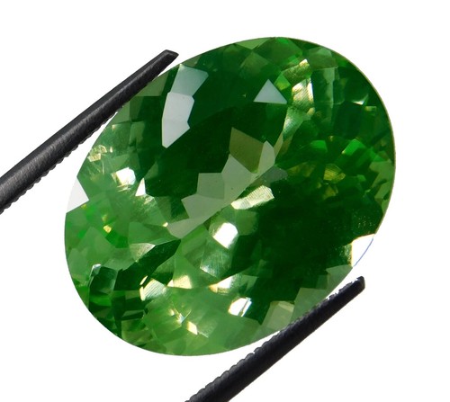 Pierre Précieuse Moldavite Ovale – 829 Carats – Certifiée EGL – Verte – Brésilienne