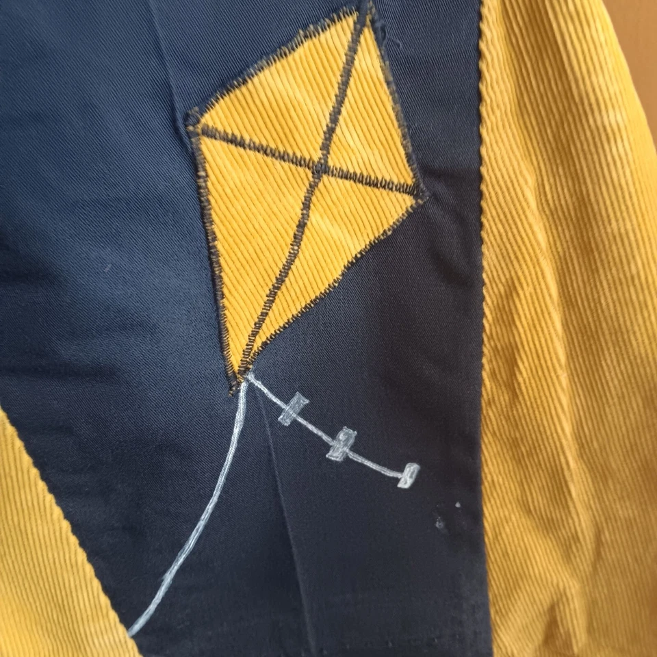 1OF1 20x17 Vintage Niños Talla 6 Hecho a Mano Campana Parte Inferior Pantalones Cometa Bordado Años 70 Foto 2 de 4