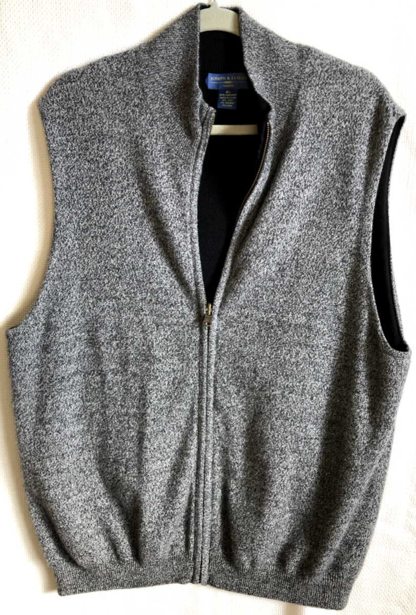 Thick cashmere reversible vest, gray or black, zip front Thick cashmere reversible vest, gray or black, zip front