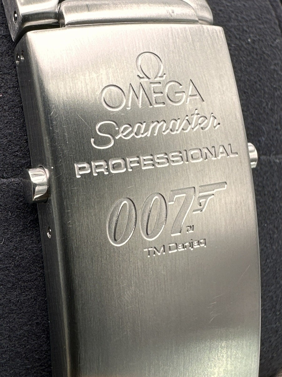 BazbeeStoop #007「Planet Da Htick」 Seamaster 007 Edition Watch 210.90.42.20.01.001 | OMEGA US®