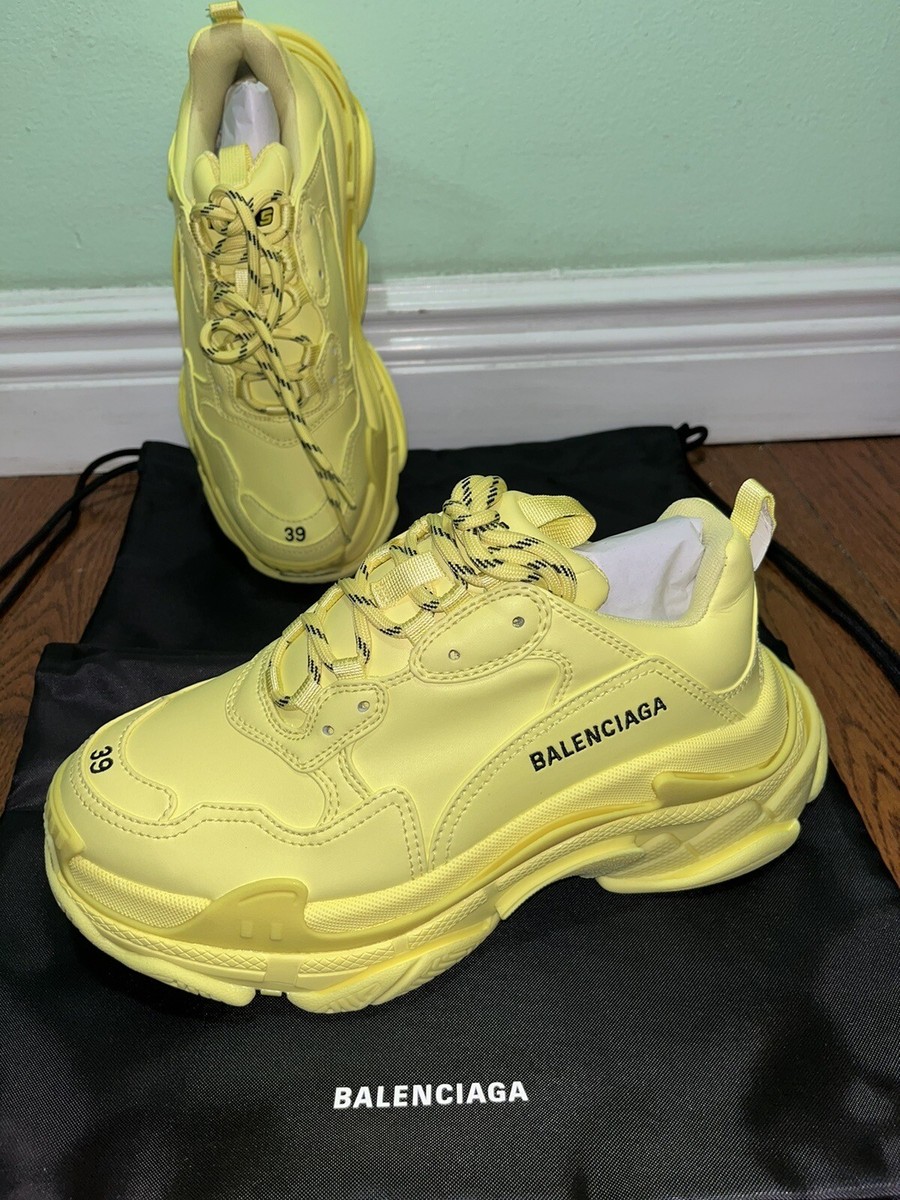 New NWOB $1250 Balenciaga Triple S Sneakers Shoes - Sz 9 US New NWOB $1250 Balenciaga Triple S Sneakers Shoes - Sz 9 US