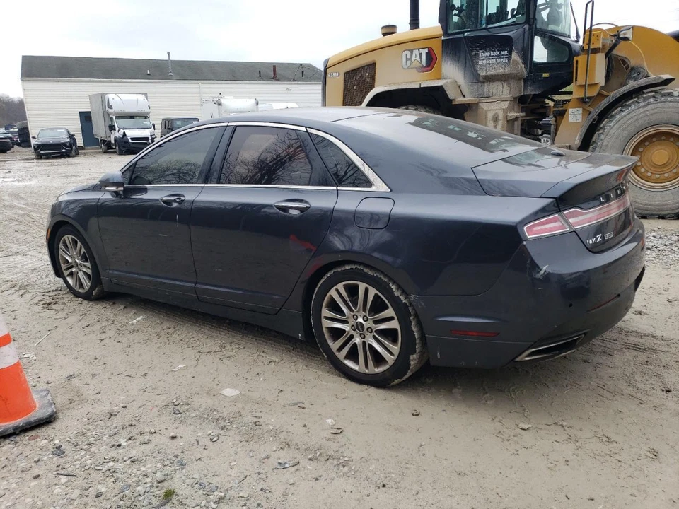 Luz de conducción usada se adapta a: Lincoln MKZ 2013 conducción antiniebla con grado de iluminación de firma Foto 2 de 4