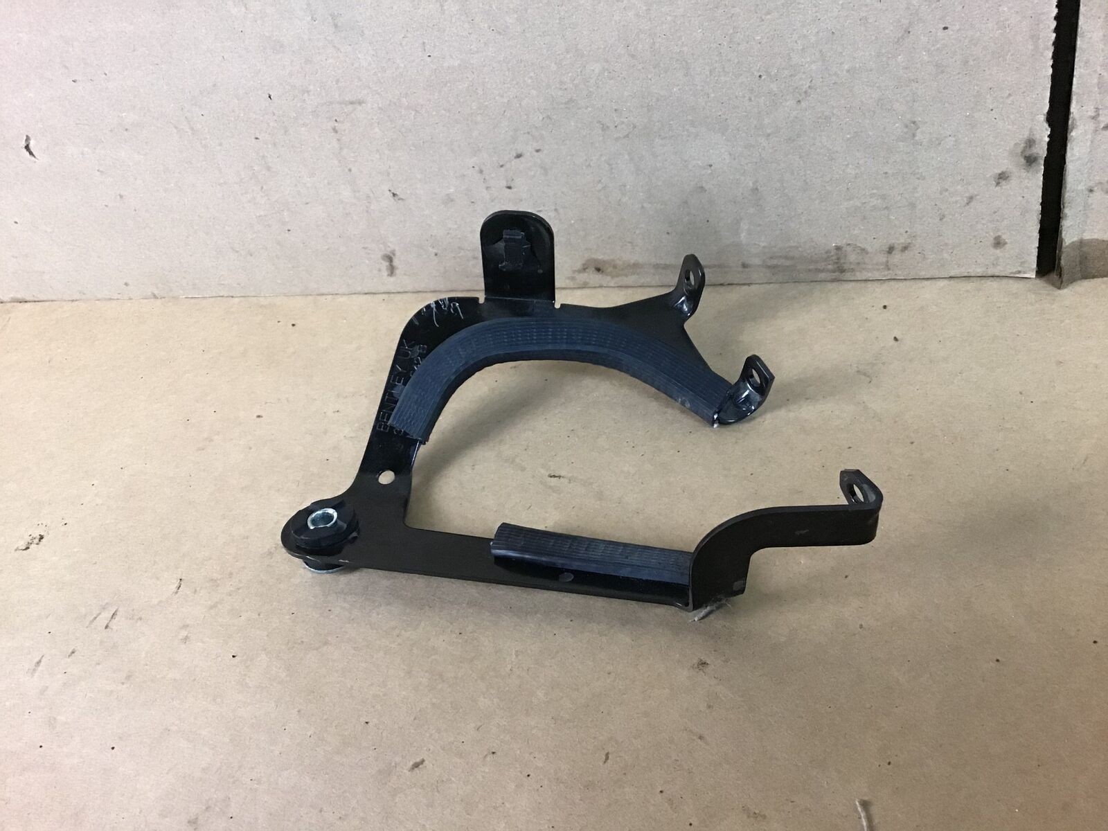 Bentley Continental GT V8 2013 Air Cleaner Mount Bracket Support Holder 12-18 ;O