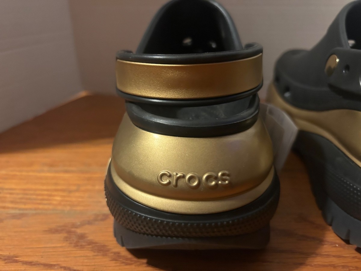 crocs MEGA CRUSH LLIC CLOG ブラック/ゴールド Crocs Mega Crush Metallic Clog Black / Gold - Mar 2024 - 210368