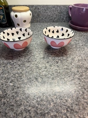 TABLE Creation Stoneware Bowl Set of 2 Pink White Black Heart Pattern