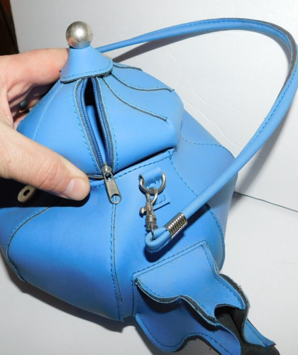 BEAUTIFUL PREOWNED PYLONES TEA BAG BLUE PURSE TEAPOT DESIGN - Picture 3 of 9