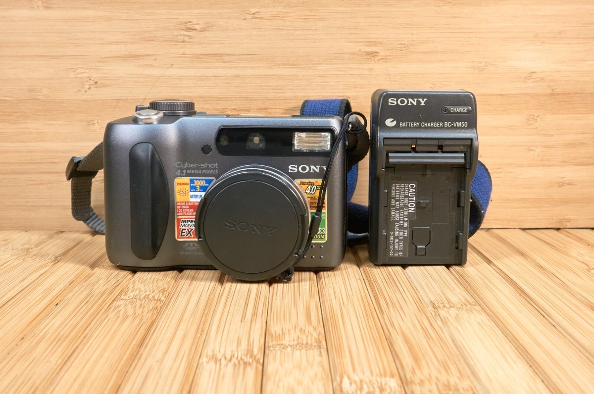 Sony Cyber-shot DSC-S85 ソニーデジカメ　動作品　ツァイス Sony DSC-S85 CyberShot 4.1MP Digital Still Camera Carl Zeiss