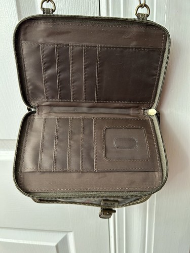 B.O.C. Crossbody, belt-bag or wristlet Floral olive green EUC - Picture 5 of 9