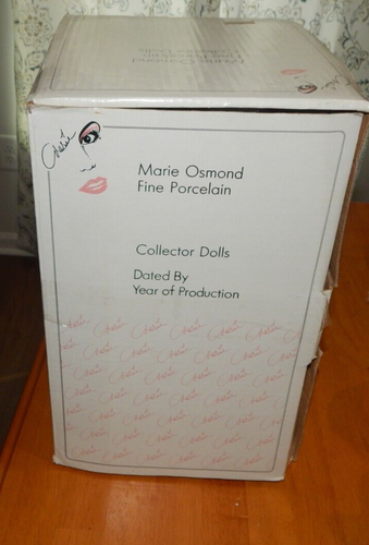 1998 MARIE OSMOND signed BABY SNOW WHITE 15 in w box & bracelet Disney store - Picture 6 of 6