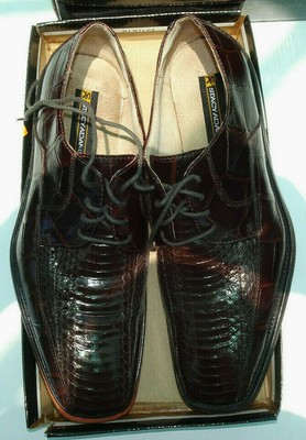 black and gold nike womens shoes