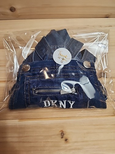 DKNY Overall Jean Denim Blue Jean Shorts Girls Size 5 Spellout EUC - Picture 11 of 11