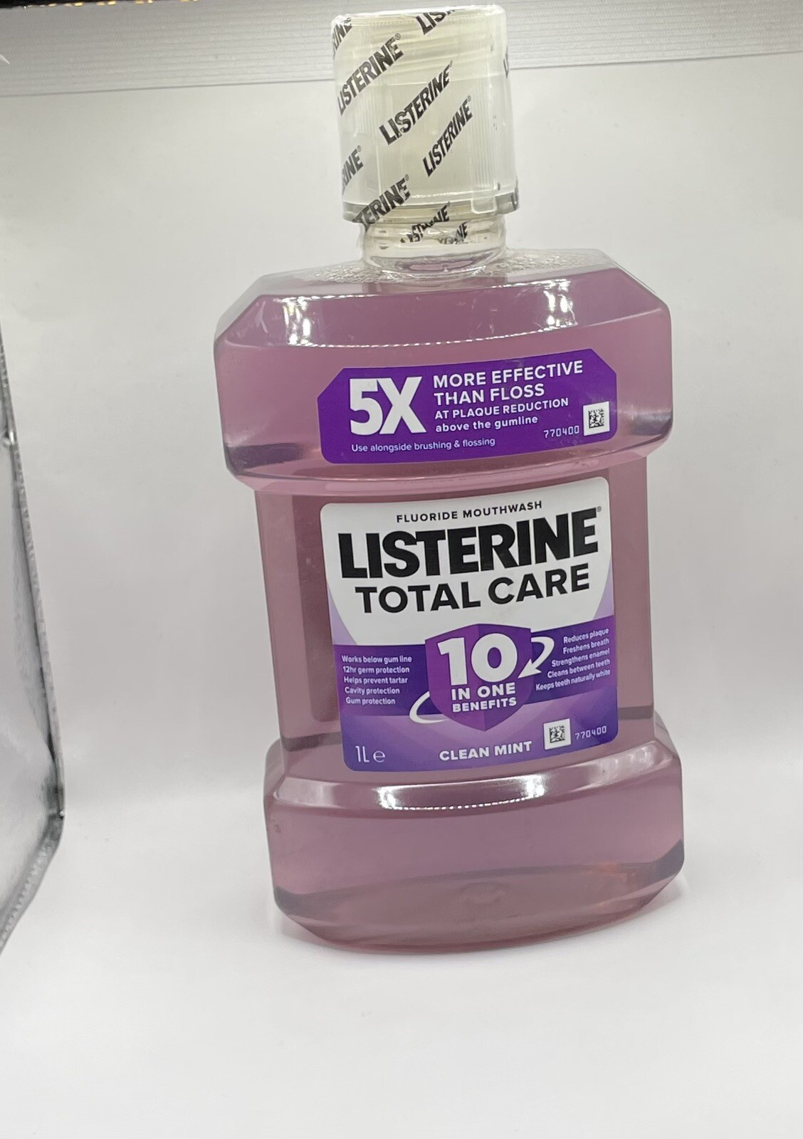 Listerine Total Care Intense Taste Classic Antibacterial Mouthwash (1000ml), Fresh Mint Blast Flavour With 6-in-1 Benefits, Helps Reduce Plaque and Freshens Breath - Image 2