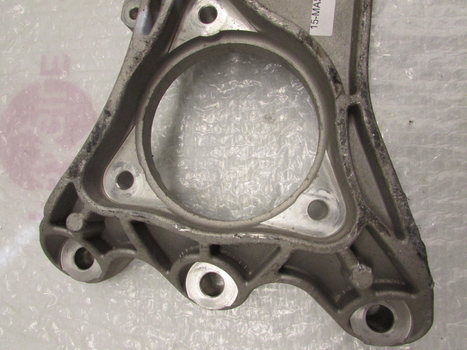 2014-2016 MASERATI QUATTROPORTE &GHIBLI TRANSMISSION MOUNT BRACKET OEM670003632