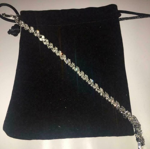 Womens Swarovski Element Crystal Bracelet Bangle Heart White Silver Plated New - Picture 5 of 7