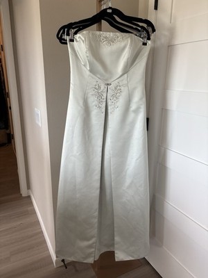 Michaelangelo Pale mint Green satinGown. Size 12. Pre Owned Excellent Condition.