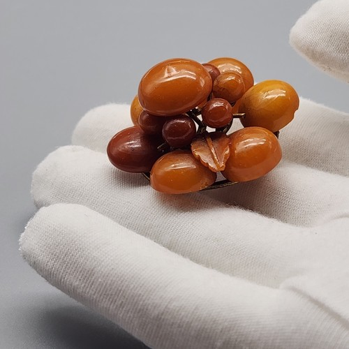 Antiguo Broche Flor Ámbar Tallado Colgante Caramelo Tono Dorado Cierre en C LEER - Imagen 7 de 9