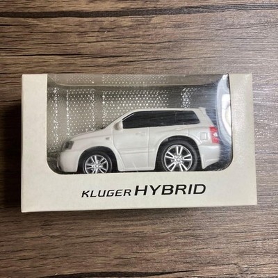 KLUGER HYBRID white minicar