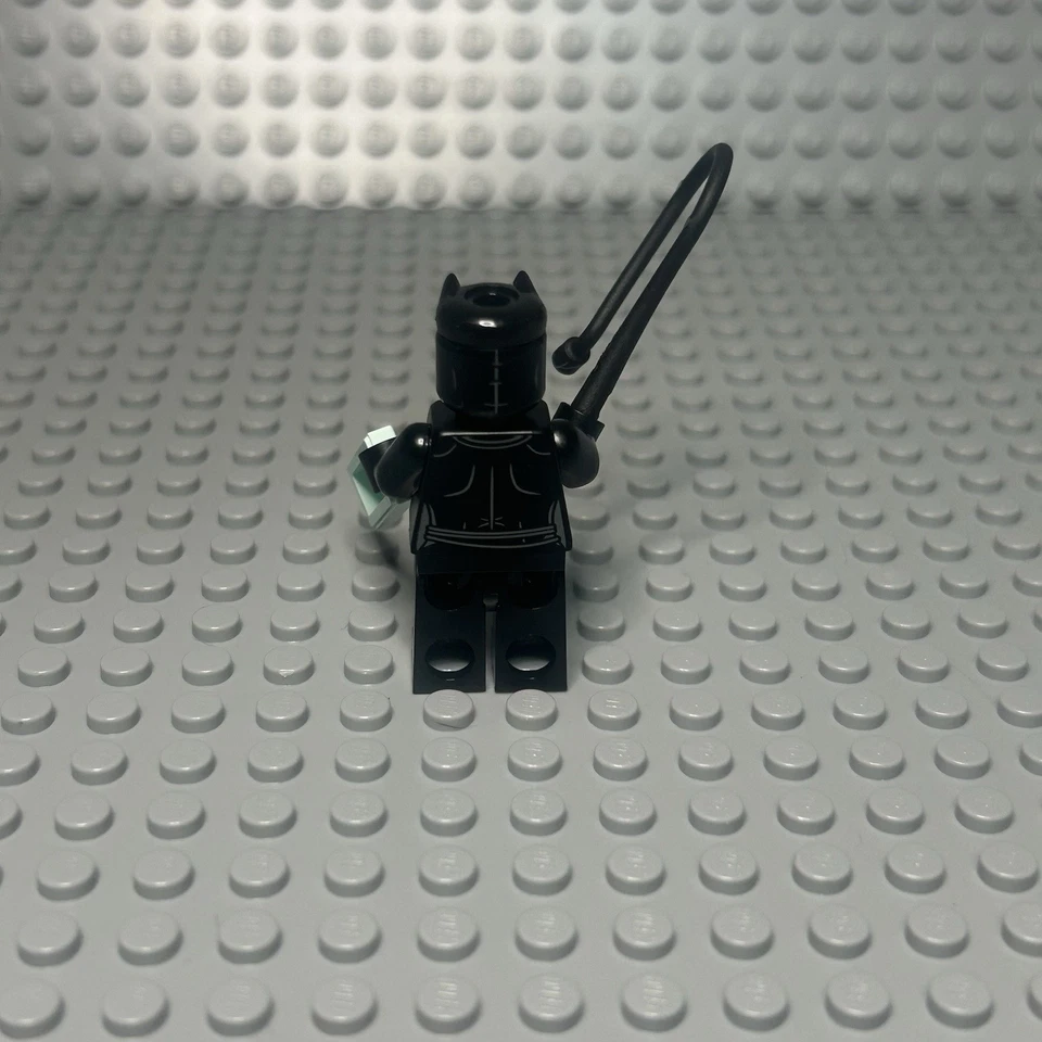 Lego Batman Catwoman - Traje Negro y Máscara, Lentes Rojas, Correas para Piernas Sh1089 76300 Foto 2 de 2