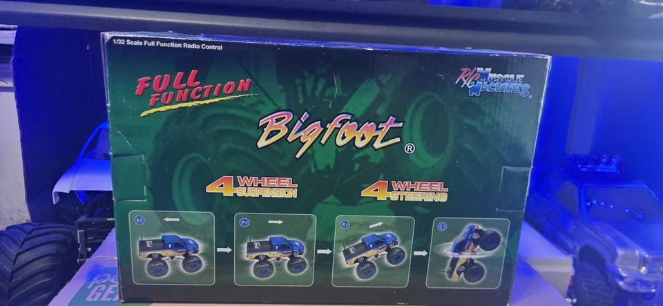 RC Bigfoot ChromaLusion Monster Truck Muscle Machines 1:32 Used HTF RARE  - Image 2 of 4