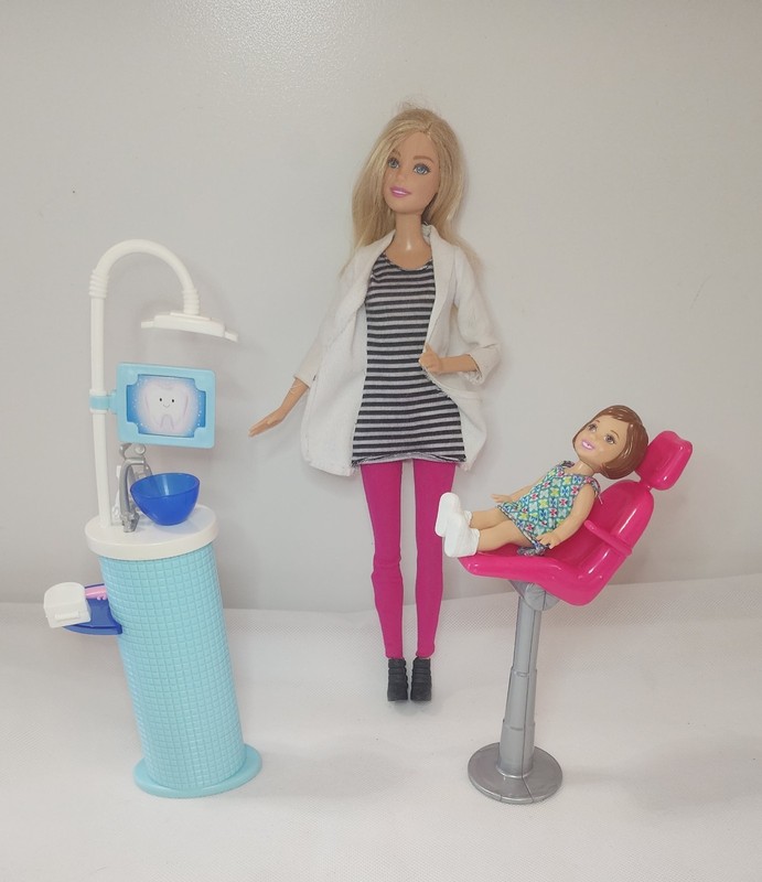 Barbie Careers-Dentist Doll-Playset With Patient Small Doll