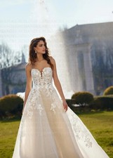 Sleeveless WeddingDress Women Lace Appliques Ball Gowns Tulle Pleats Sweep Train