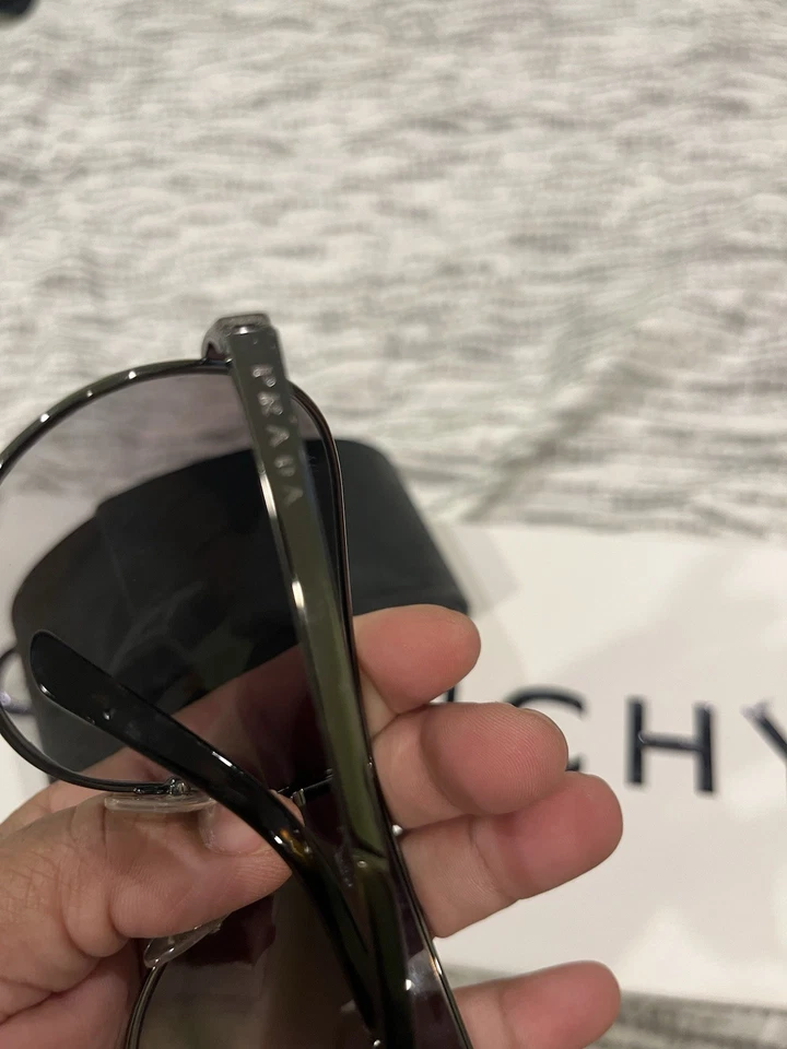 Мужские абажуры Prada - Изображение 3 из 4