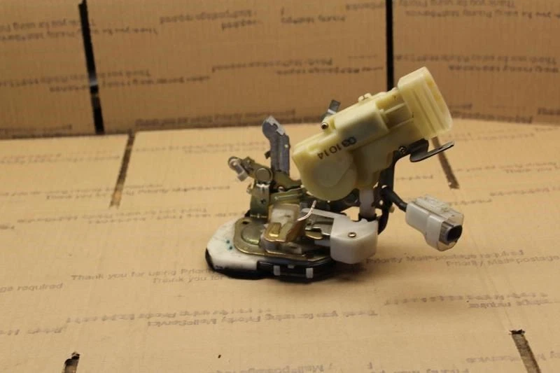 2001 2002 2003 2004 2005 LEXUS GS300 GS430 PUERTA TRASERA DERECHA PESTILLO CERRADURA ACTUADOR Foto 2 de 4