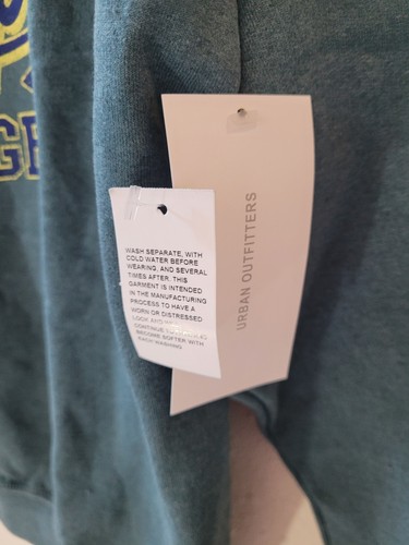 New Golden Hour URBAN OUTFITTERS L/XL Basketball NYC College Champs Sweatshirt - Picture 4 of 7