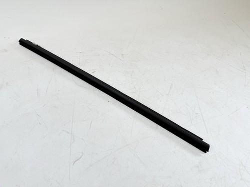 2017 - 2023 JAGUAR F-PACE REAR LEFT DOOR WINDOW INNER WEATHERSTRIP SEAL OEM - Foto 3 di 9