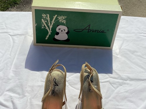 Zapato de tacón alto Annie para mujer de plástico transparente dorado con lazo peep toe talla 9M - Imagen 7 de 7