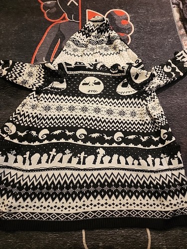 NWT TIM BURTON NIGHTMARE BEFORE CHRISTMAS BLACK/WHITE HOODED CARDIGAN SIZE M - Picture 13 of 14
