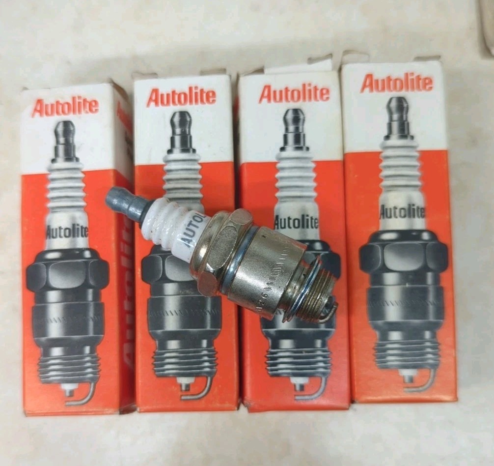 Autolite 456 Spark Plugs Lot Of 4