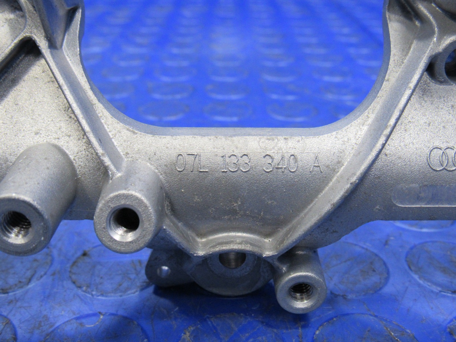15-24 Lamborghini Huracan 5.2L V10 High Pressure Fuel Rail Bracket Cover 0329