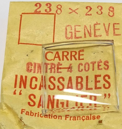 Verre De Montre Carré 23.5 Mm ROBUR - Base Cintrée 4 Côtes Tonneau, Neuf Sans étiquette