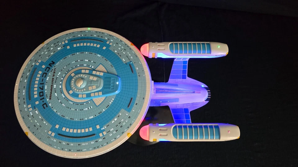 Star Trek 1/1400 Enterprise NCC-1701-C Round pro built model with full lighting - Image 3 of 4