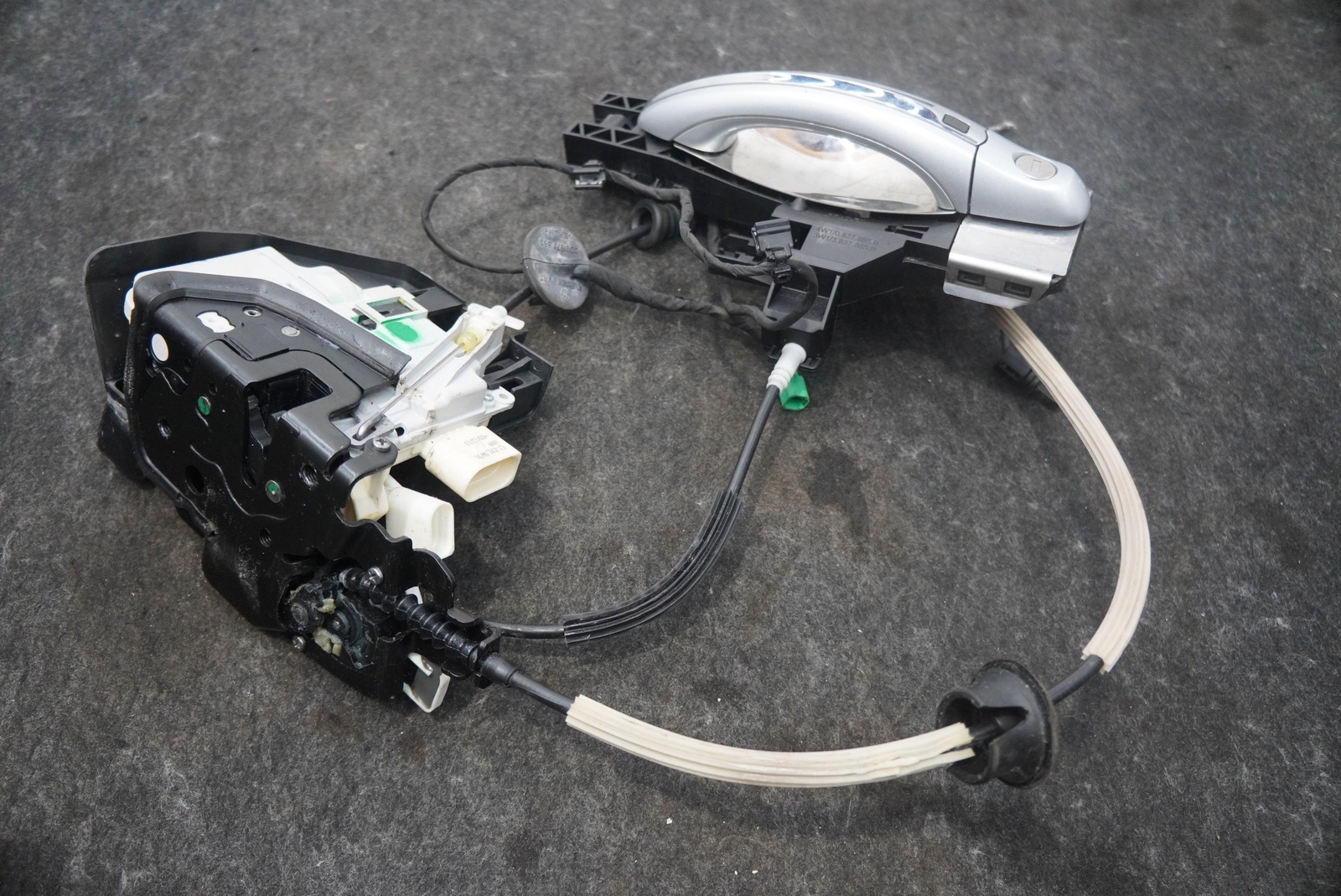 Front Left Driver Door Latch Lock Handle 4W1837015A Bentley Flying Spur 2013+