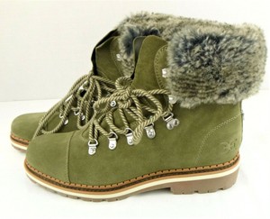 bowen faux fur boot in moss green
