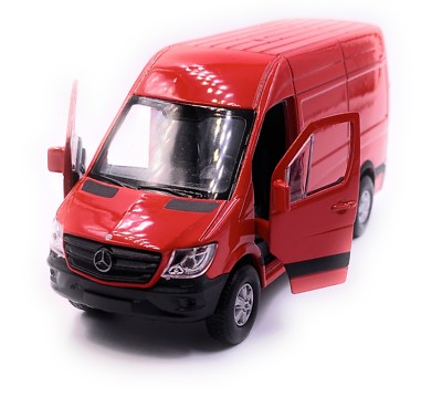 Un Mercedes Sprinter dépanneuse aux couleurs de la F1