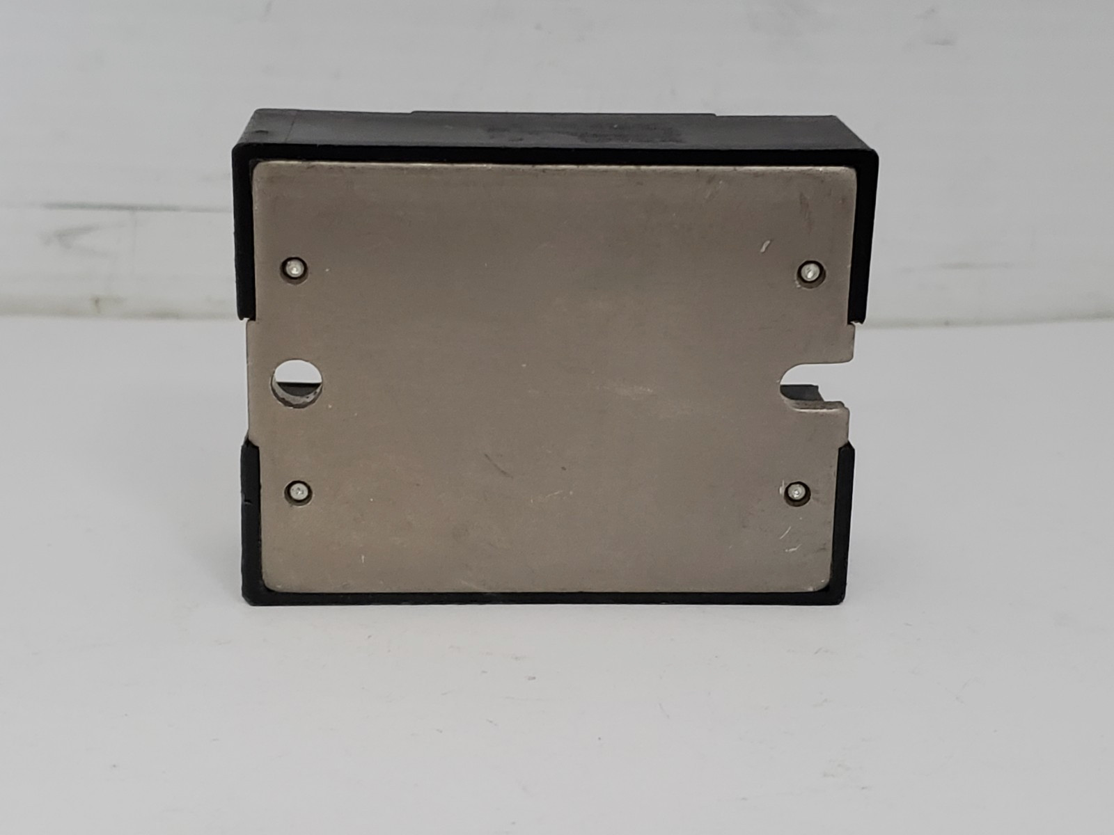 CRYDOM A1210 SOLID STATE RELAY 240VAC 10A 90-280V NNB