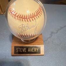 Steve Avery Atlanta Braves Signed Baseball w/ COA Display Stand