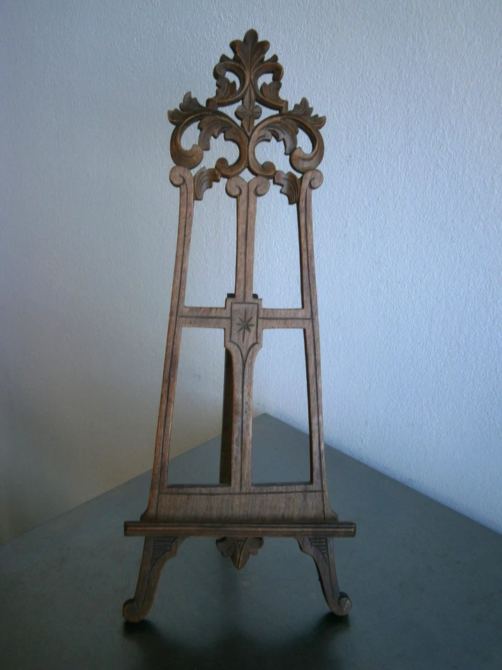 Petit Chevalet pliant Porte photo c-1900 Bois Noyer sculpté 33cm Ancien - Photo 2/4