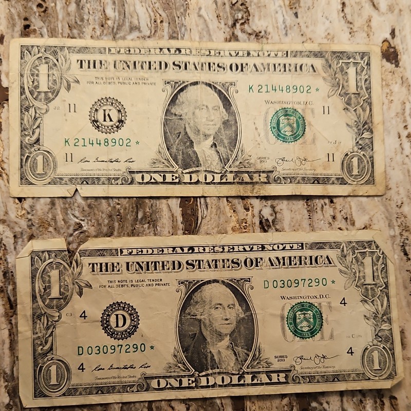 Lot of 2 US $1 Federal Reserve Star Replacement Notes Banknotes, 2013