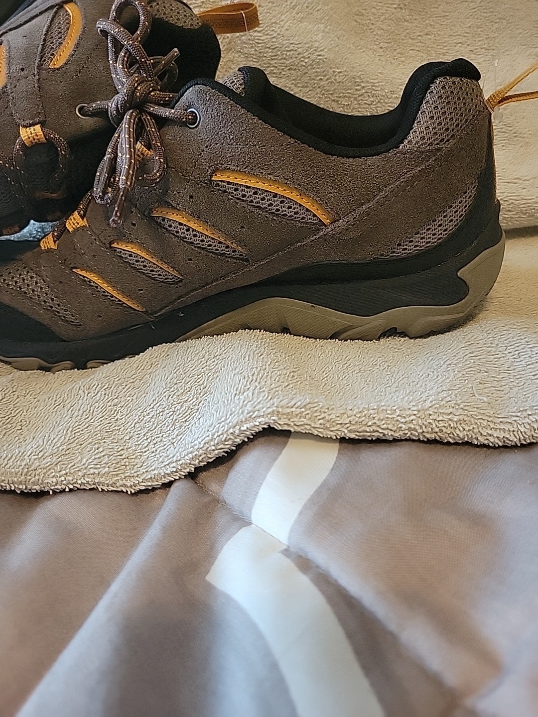 Scarpe da trekking Merrell Boulder uomo taglia 9 J09583 NUOVE