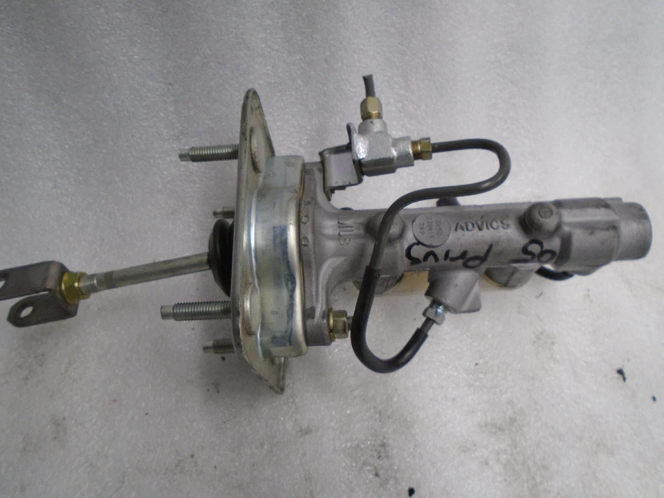 Cilindro maestro de frenos Toyota Prius 2004-2009 132030-40120 OEM IM701034 Foto 3 de 4